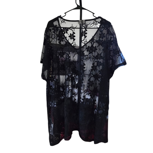 PLUS SIZE****Avenue Black Floral Lace Blouse - Picture 6 of 8